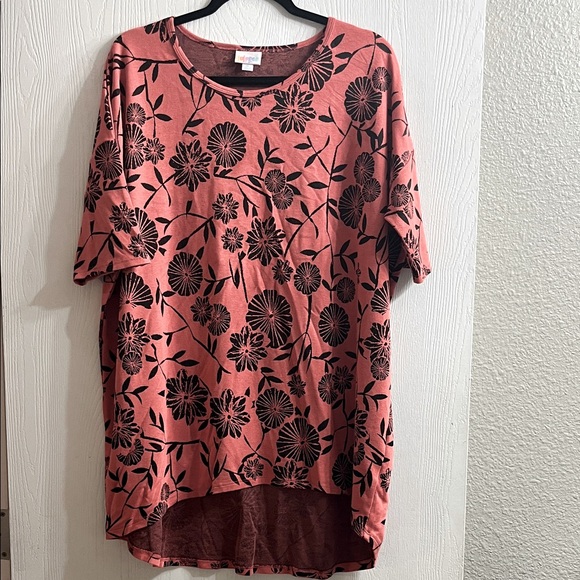 LuLaRoe Pink Coral Floral Short Sleeve Top Irma Size XL - Picture 1 of 3